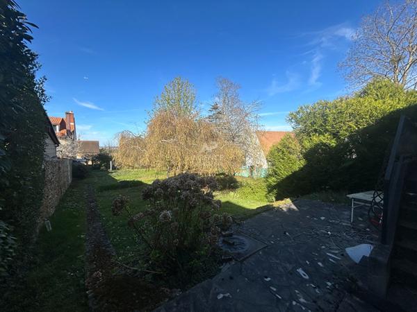 Maison 4 pièces 3 chambres 75 m2 €519 000 ** - Référence 9107