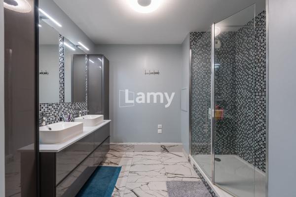 Appartement + 2 parkings