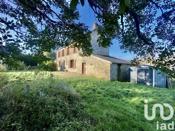 Maison 11 pièces de 155 m² à Lizio (56460)