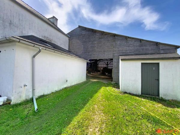 Maison & hangar au calme en campagne.