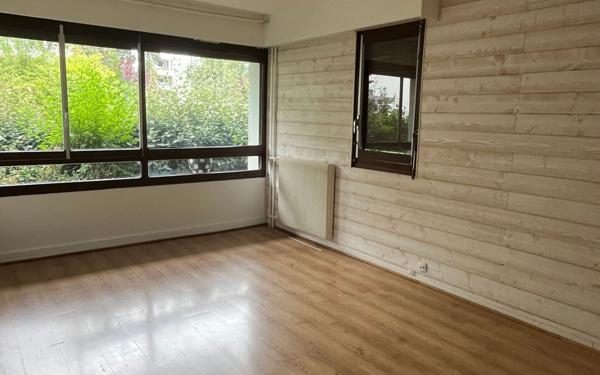 Appartement à louer    2 pièces • 47 m2 Les Ulis