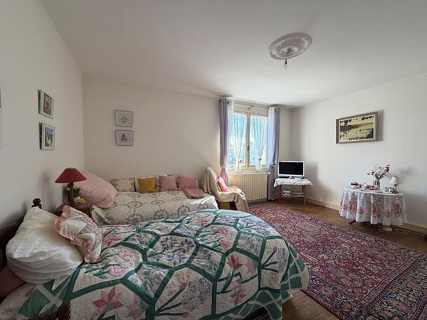 A vendre Grande maison sur Boulazac type 6 avec garage