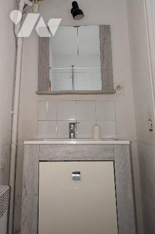 Studio de 20,6m² avec terrasse et mezzanine, au coeur du Panier