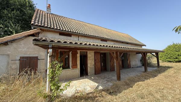 Vendat (03110) Charmante maison de campagne de plain-pied à rénover avec grand terrain constructible