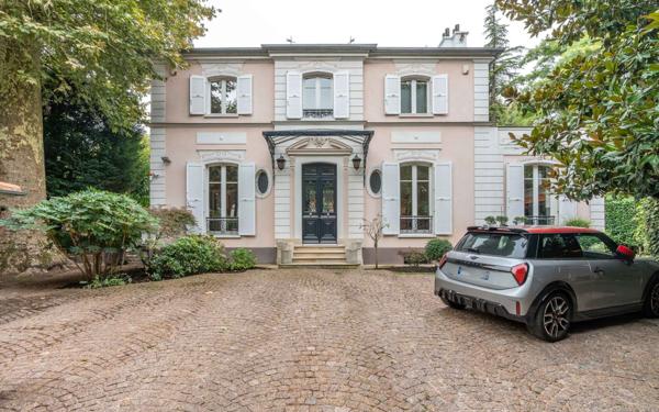 Maison à vendre    6 pièces • 230 m2 La Varenne - Saint-Maur-des-Fossés