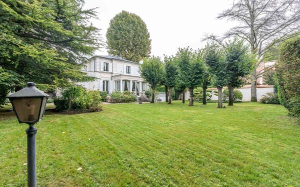 Maison à vendre    6 pièces • 230 m2 La Varenne - Saint-Maur-des-Fossés