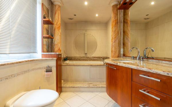 Maison à vendre    6 pièces • 230 m2 La Varenne - Saint-Maur-des-Fossés