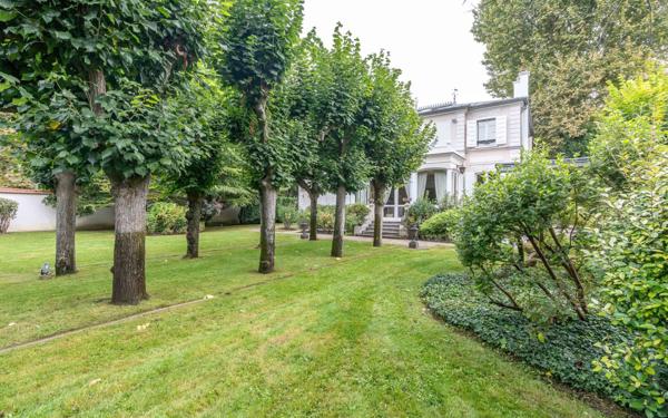 Maison à vendre    6 pièces • 230 m2 La Varenne - Saint-Maur-des-Fossés