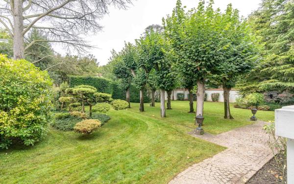 Maison à vendre    6 pièces • 230 m2 La Varenne - Saint-Maur-des-Fossés