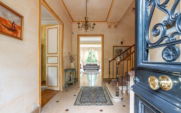 Maison à vendre    6 pièces • 230 m2 La Varenne - Saint-Maur-des-Fossés