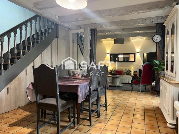 Propriété composée de deux maisons, un garage, atelier,  édifiée sur un terrain de 1240m2