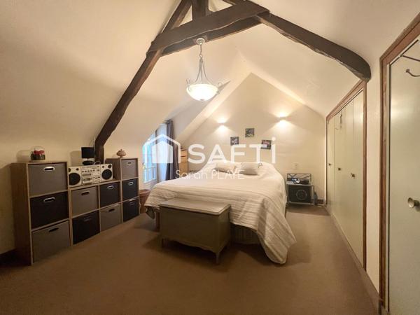 Propriété composée de deux maisons, un garage, atelier,  édifiée sur un terrain de 1240m2