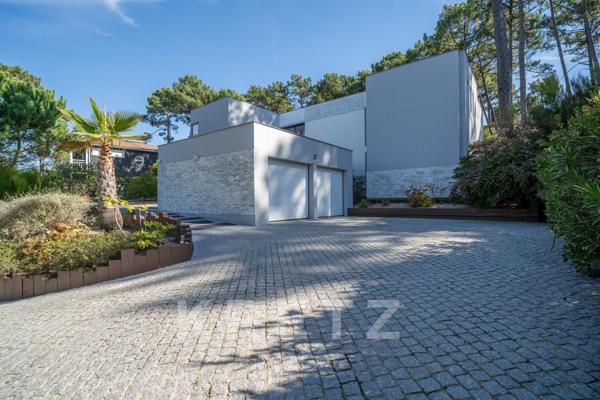 Villa contemporaine aux lignes pures et à l’élégance naturelle