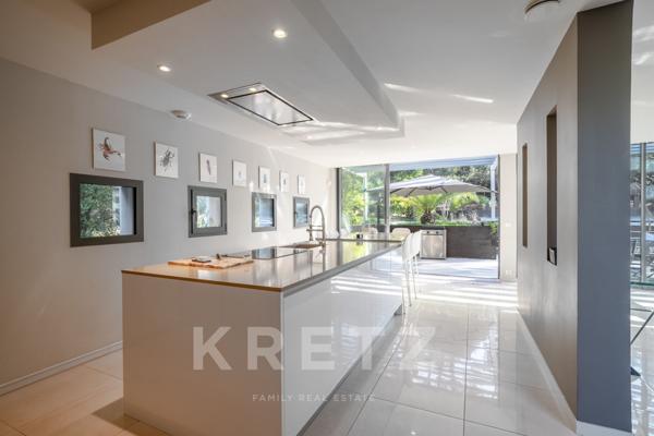 Villa contemporaine aux lignes pures et à l’élégance naturelle