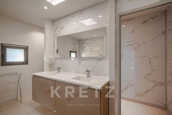 Villa contemporaine aux lignes pures et à l’élégance naturelle