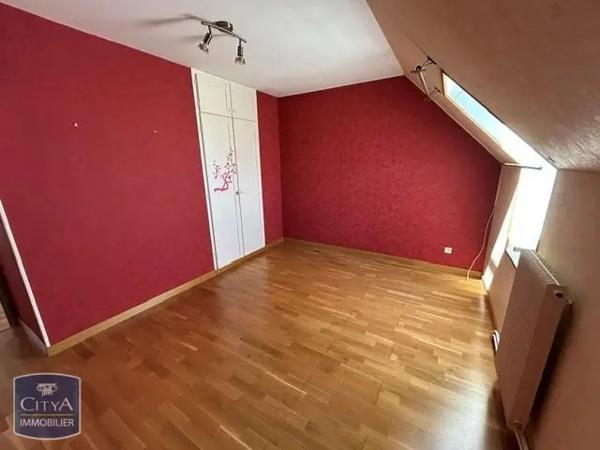 Maison à louer 4 pièces 124.53m² Saint-Germain-du-Puy (18390)