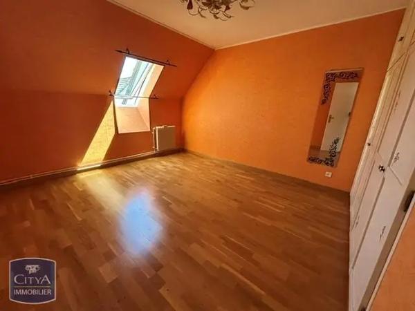 Maison à louer 4 pièces 124.53m² Saint-Germain-du-Puy (18390)