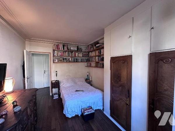 Au 40 rue Faidherbe PARIS 11è, appartement de type 2 au 4ème étage, vendu en viager occupé.