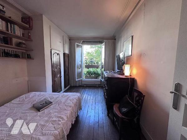 Au 40 rue Faidherbe PARIS 11è, appartement de type 2 au 4ème étage, vendu en viager occupé.