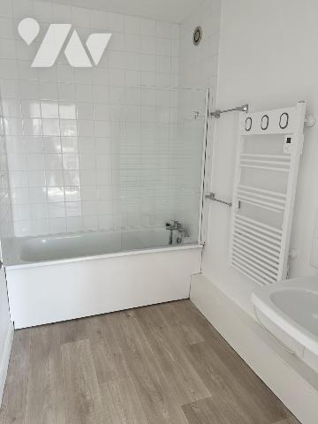 LAMBERSART. T2 41m² - CAVE - PARKING - VENDU OCCUPE