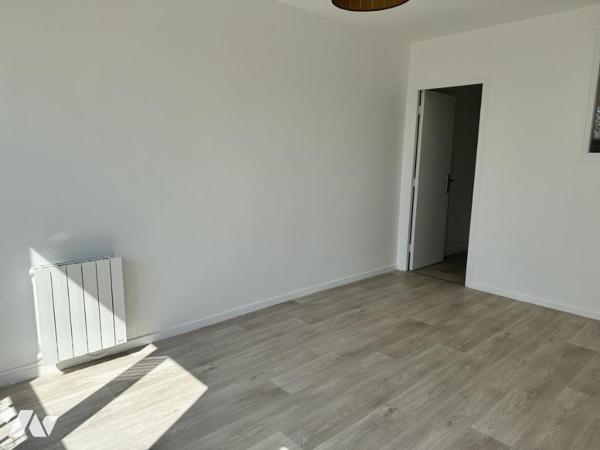 LAMBERSART. T2 41m² - CAVE - PARKING - VENDU OCCUPE