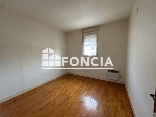 Location Appartement 2 pièces 46 m² - 43 RUE DE LA FRATERNITE Villeneuve Sur Lot 47300