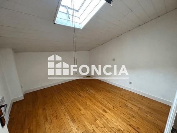 Location Appartement 2 pièces 46 m² - 43 RUE DE LA FRATERNITE Villeneuve Sur Lot 47300