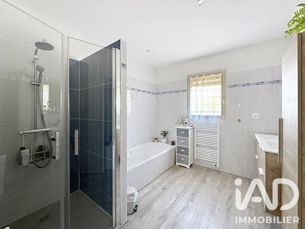 Maison à vendre 7 pièces 144 m² Aiffres