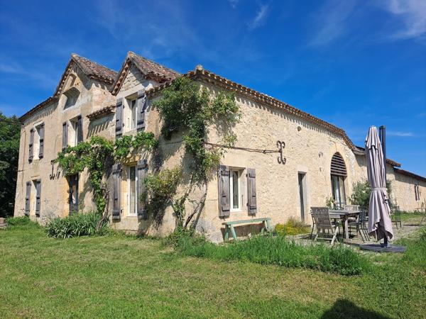 Propriété de Charme avec Lac, Dépendances et Maison d’Amis au Cœur du Gers