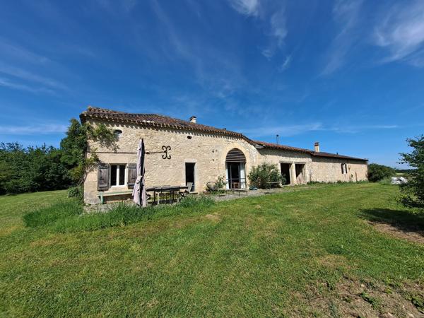 Propriété de Charme avec Lac, Dépendances et Maison d’Amis au Cœur du Gers