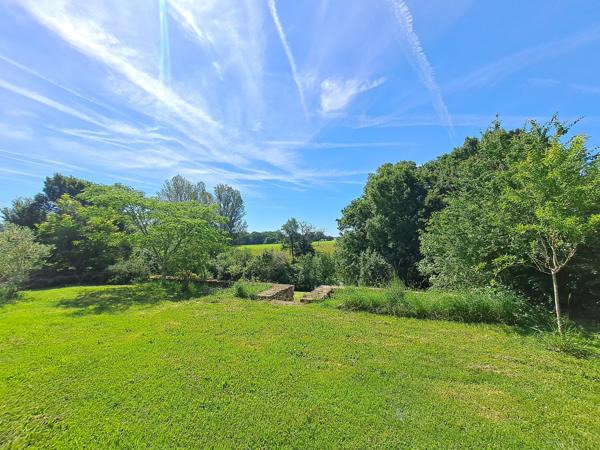 Propriété de Charme avec Lac, Dépendances et Maison d’Amis au Cœur du Gers