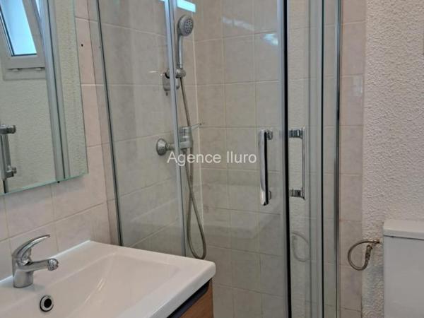 Location meublée - Studio - Oloron-sainte-marie - Réf.:202770 A LOUER - CENTRE VILLE OLORON - STUDIO MEUBLE AVEC PARKING PRIVATIF Infos sur location :