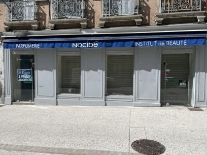 Location meublée - Studio - Oloron-sainte-marie - Réf.:202770 A LOUER - CENTRE VILLE OLORON - STUDIO MEUBLE AVEC PARKING PRIVATIF Infos sur location :