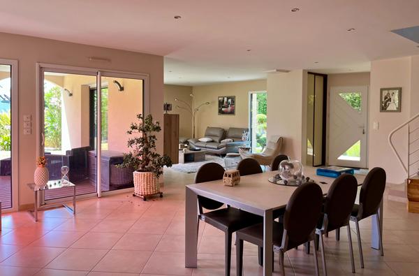 Maison contemporaine quartier calme et recherché - prestations soignées,  
Pornichet 44380