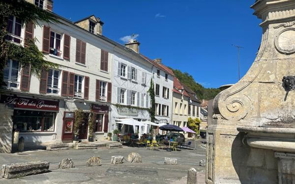 Appartement à louer    2 pièces • 55 m2 La Roche-Guyon