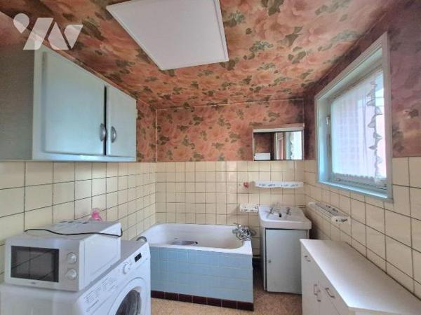 Maison de ville 88 m² - 3 chambres, bureau, jardin exposé sud, garage

À deux pas des commodi...