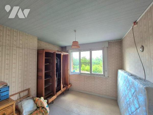 Maison de ville 88 m² - 3 chambres, bureau, jardin exposé sud, garage

À deux pas des commodi...