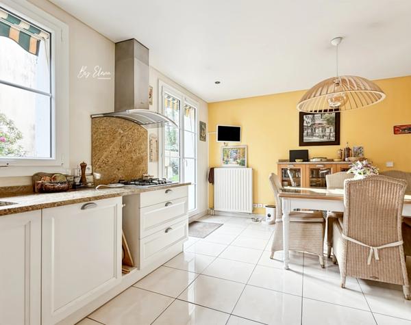 VILLA KAUFMAN & BROAD — RENTILLY - ÉLÉGANCE AU CALME, NATURE & LUMIÈRE - TRIPLE EXPOSITION - SEMI-PLEIN-PIED - DEUX SUITES ET DEUX CHAMBRES AU RDC - GRAND JARDIN SANS VIS-À-VIS - GARAGE DOUBLE