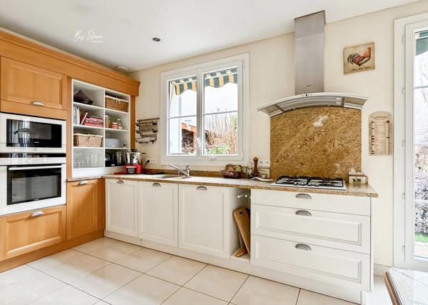 VILLA KAUFMAN & BROAD — RENTILLY - ÉLÉGANCE AU CALME, NATURE & LUMIÈRE - TRIPLE EXPOSITION - SEMI-PLEIN-PIED - DEUX SUITES ET DEUX CHAMBRES AU RDC - GRAND JARDIN SANS VIS-À-VIS - GARAGE DOUBLE