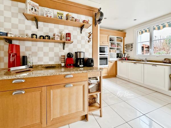 VILLA KAUFMAN & BROAD — RENTILLY - ÉLÉGANCE AU CALME, NATURE & LUMIÈRE - TRIPLE EXPOSITION - SEMI-PLEIN-PIED - DEUX SUITES ET DEUX CHAMBRES AU RDC - GRAND JARDIN SANS VIS-À-VIS - GARAGE DOUBLE