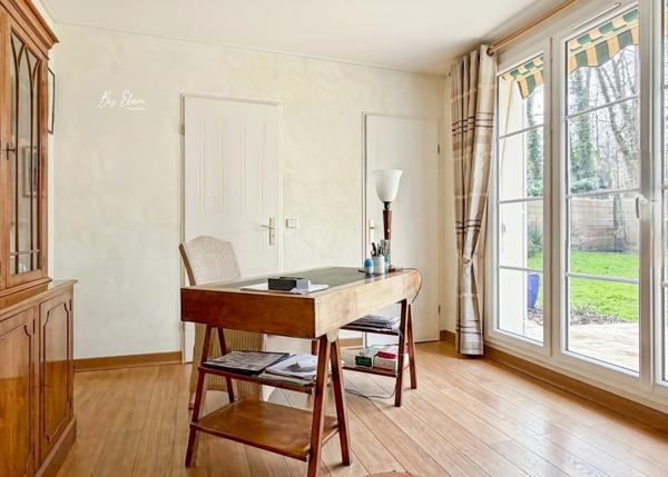 VILLA KAUFMAN & BROAD — RENTILLY - ÉLÉGANCE AU CALME, NATURE & LUMIÈRE - TRIPLE EXPOSITION - SEMI-PLEIN-PIED - DEUX SUITES ET DEUX CHAMBRES AU RDC - GRAND JARDIN SANS VIS-À-VIS - GARAGE DOUBLE