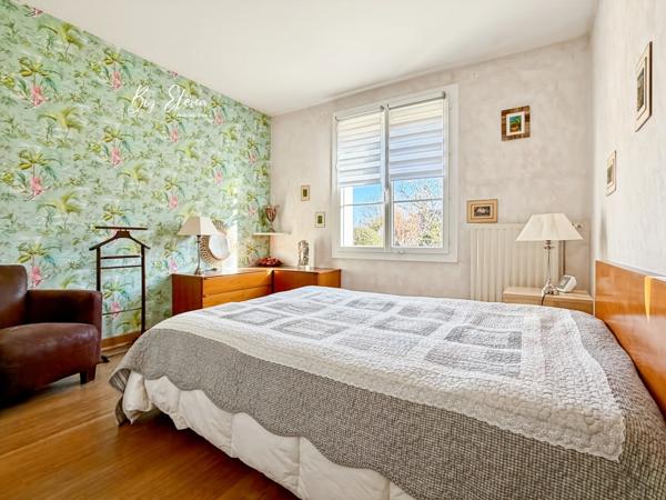 VILLA KAUFMAN & BROAD — RENTILLY - ÉLÉGANCE AU CALME, NATURE & LUMIÈRE - TRIPLE EXPOSITION - SEMI-PLEIN-PIED - DEUX SUITES ET DEUX CHAMBRES AU RDC - GRAND JARDIN SANS VIS-À-VIS - GARAGE DOUBLE