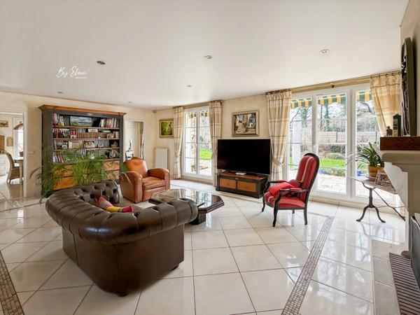 VILLA KAUFMAN & BROAD — RENTILLY - ÉLÉGANCE AU CALME, NATURE & LUMIÈRE - TRIPLE EXPOSITION - SEMI-PLEIN-PIED - DEUX SUITES ET DEUX CHAMBRES AU RDC - GRAND JARDIN SANS VIS-À-VIS - GARAGE DOUBLE