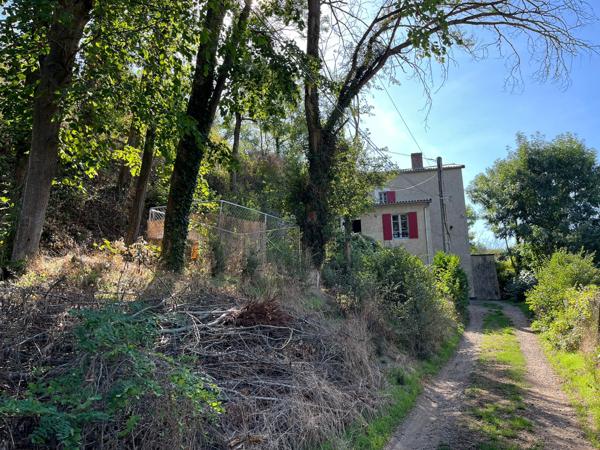 Blesle (43450) Maison à proximité du village de Blesle