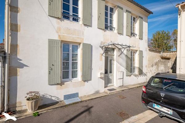 Maison à vendre |  Saint-Jean-d'Angély |  5 pièces | 110 m²