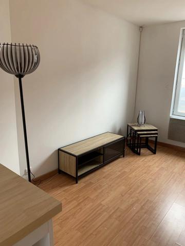 Location Studio 1 pièces 24 m2 à Saint-Quentin