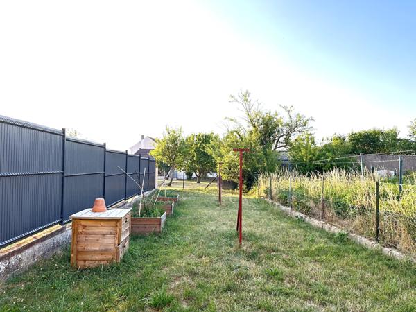 Appartement meublé, 1 chambre, cave et jardin