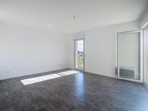 INDRE ET LOIRE, LA MEMBROLLE SUR CHOISILLE? T4 , 3 chambres et un extérieur