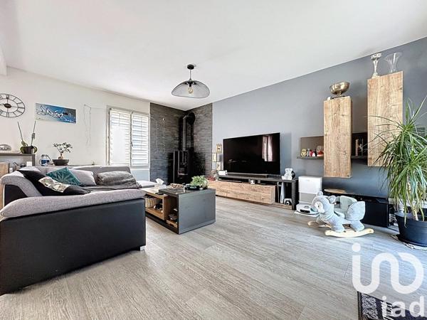 Maison traditionnelle 5 pièces de 116 m² à Maincy (77950)