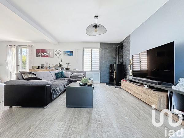 Maison traditionnelle 5 pièces de 116 m² à Maincy (77950)